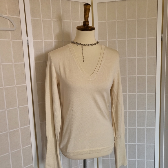 Vintage Silk Cream White Sweater - Picture 2 of 6